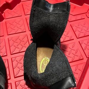 Martino Women's Gray and Black Suede Winter Boots. In good pre owned condition.